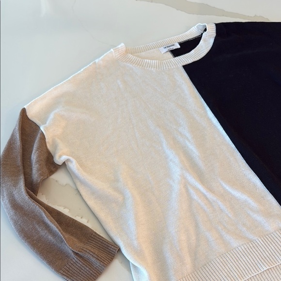 Tan, Black and White Color Block Crewneck Sweater - Picture 4 of 8